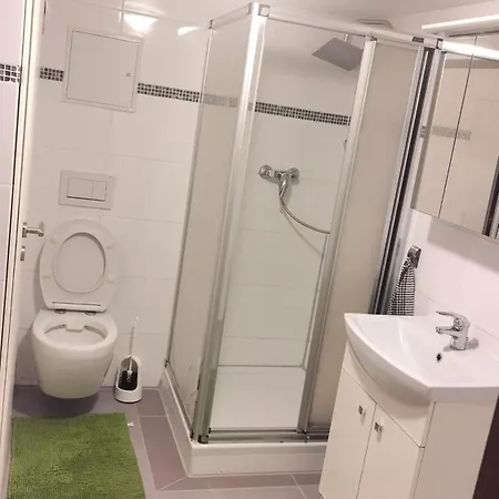 Ferienwohnung In Friedberg Fuer Max 9 Personen Im Ug Esterno foto