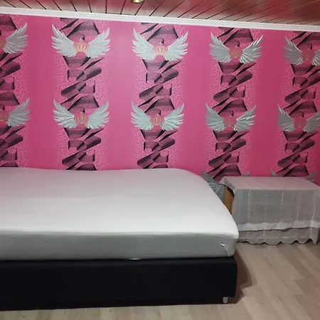 Ferienwohnung In Friedberg Fuer Max 9 Personen Im Ug Esterno foto